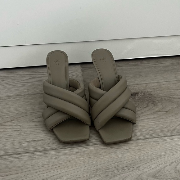 H&M open-toed kitten heel - Picture 3 of 3